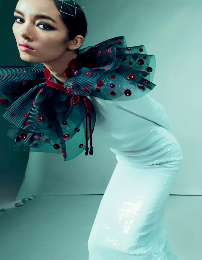 Model Fei Fei Sun Kyawawan Zane-zane don Vogue China