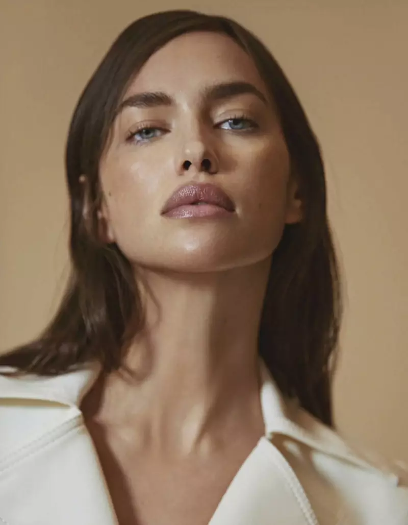 Irina Shayk trägt minimalistische Looks für die Vogue Mexico