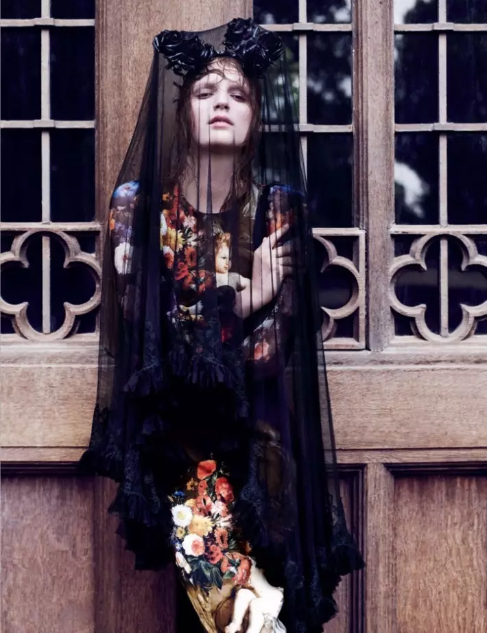 Laura Kampman Dons Divine Fashion for Interview روس نومبر 2012 by Ben Toms