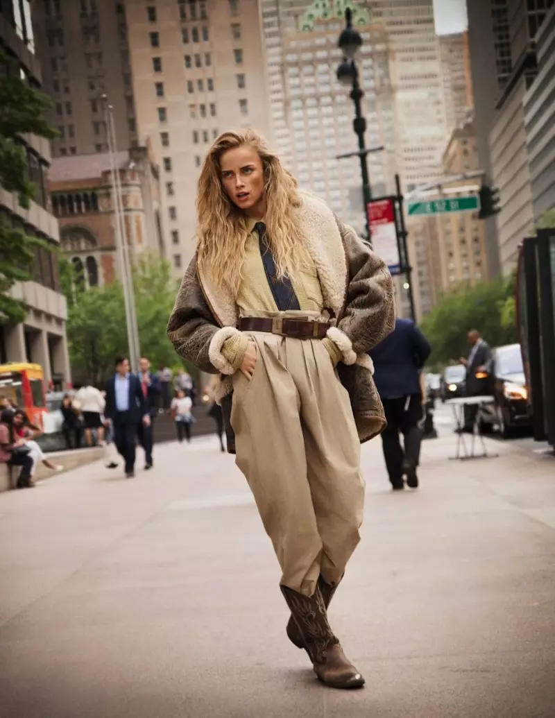 Rianne van Rompaey omfamnar New York Street Style för Vogue Paris