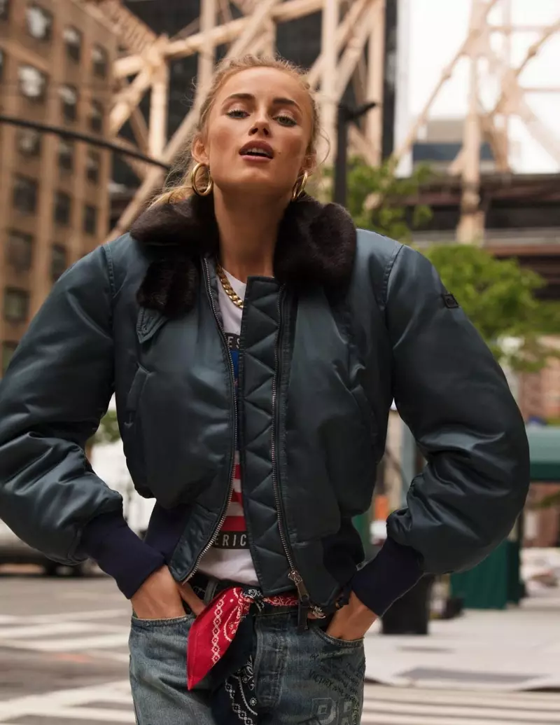 Rianne van Rompaey adopte le street style new-yorkais pour Vogue Paris