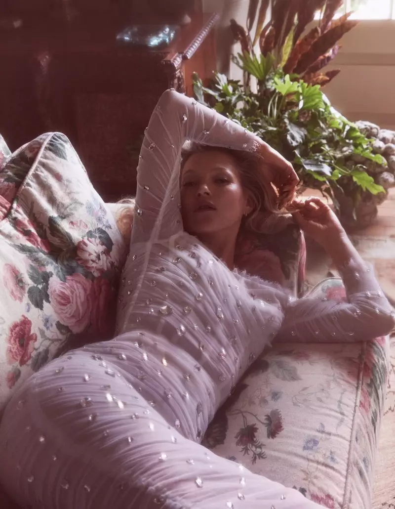 Kate Moss pozira u elegantnoj modi za pariški Vogue