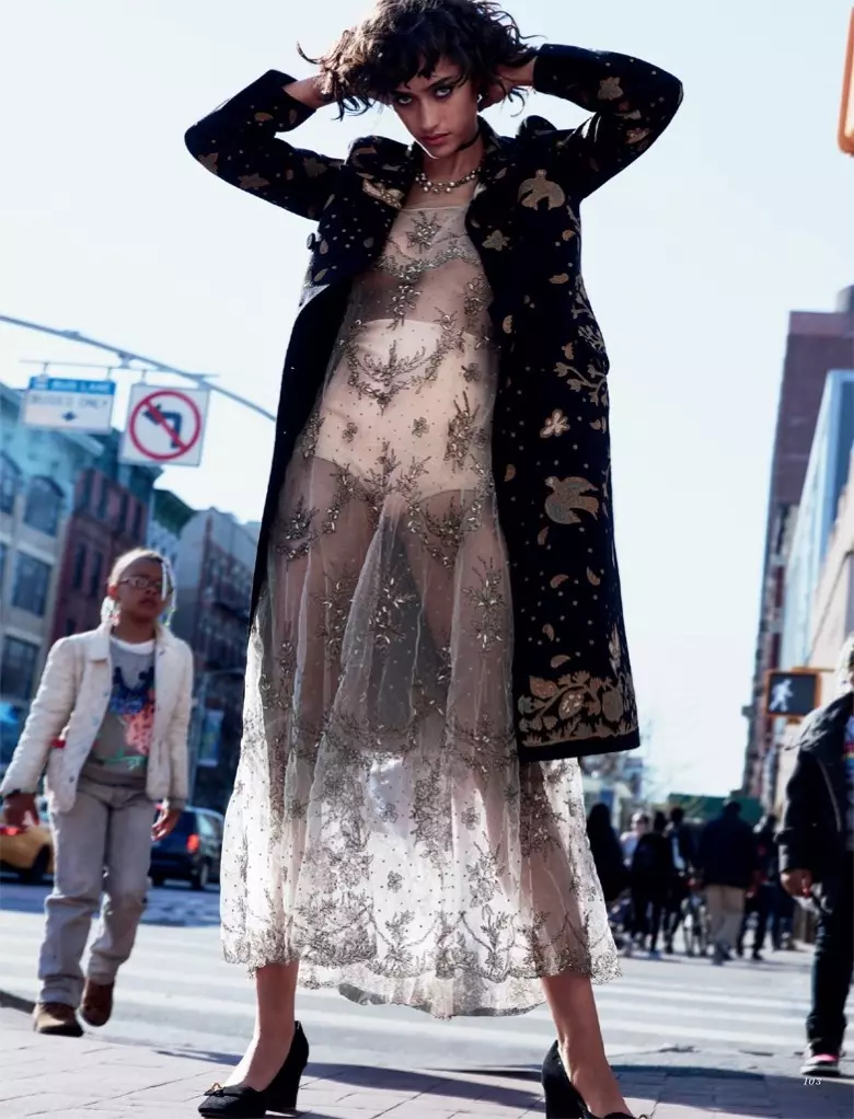 Alanna Arrington o roetse setaele sa Uptown bakeng sa Harper's Bazaar Kazakhstan
