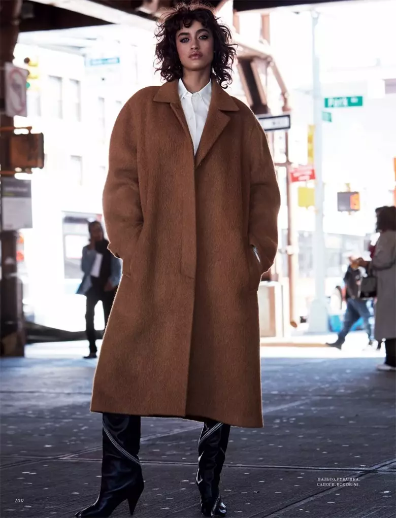 Алана Арингтън носи стил Uptown за Harper's Bazaar Казахстан