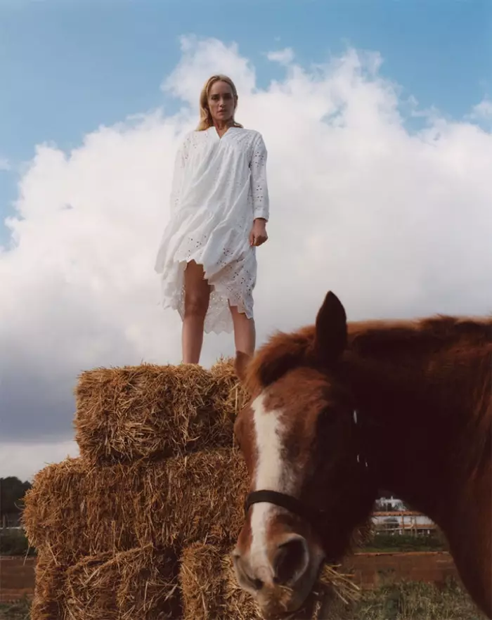 Zara weist wäiss Outfits am Chasing the Light Fréijoer-Summer 2019 Lookbook