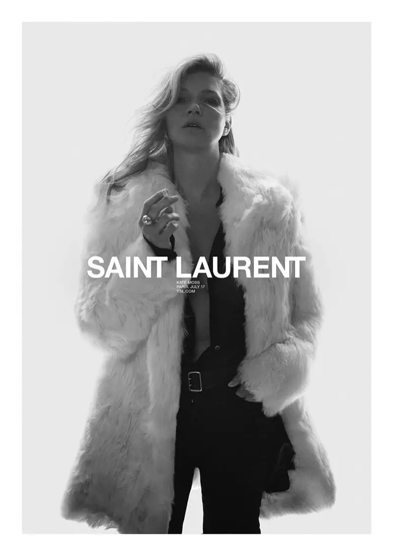 A supermodelo Kate Moss usa um casaco de pele na campanha de primavera de 2018 da Saint Laurent