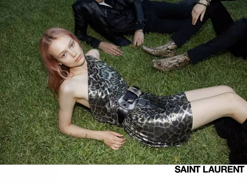 Η Simona Kust πρωταγωνιστεί στην καμπάνια Saint Laurent Palermo Summer Nights