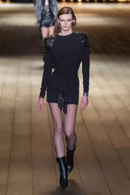 Saint Laurent သည် Fall 2018 အတွက် 80's Goes