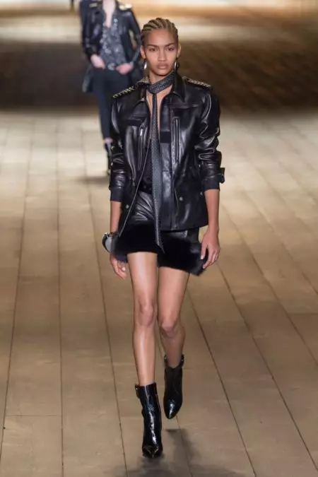 Saint Laurent faz anos 80 para o outono de 2018