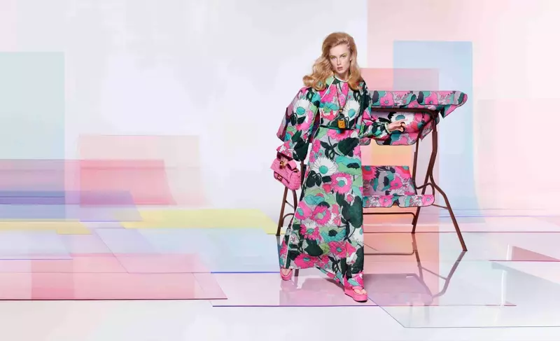 La modella Rianne van Rompaey appare nella campagna Fendi primavera-estate 2020