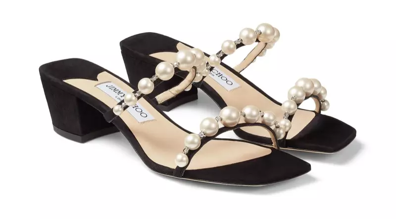 Jimmy Choo Amara 45 Mulas negras con adorno de perlas $ 925