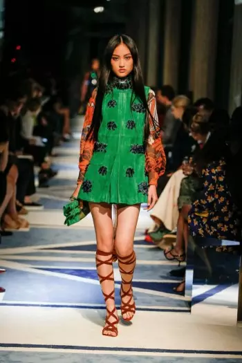 Miu Miu Mendapat Groovy untuk Resort 2015