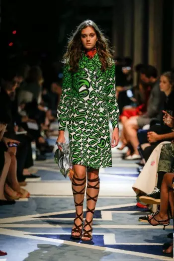 Miu Miu Mendapat Groovy untuk Resort 2015