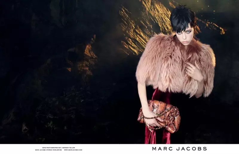 Ver máis dos anuncios de outono de 2013 de Marc Jacobs con Edie Campbell e Lily McMenamy