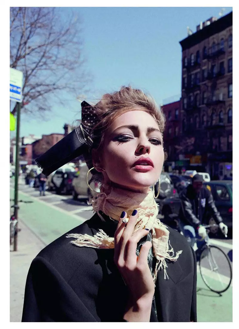 Sasha Pivovarova od Inez & Vinoodh za Vogue Paris lipanj/srpanj 2011.