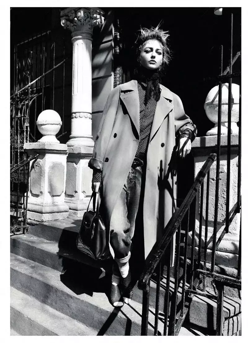 Sasha Pivovarova od Inez & Vinoodh pro Vogue Paris červen/červenec 2011