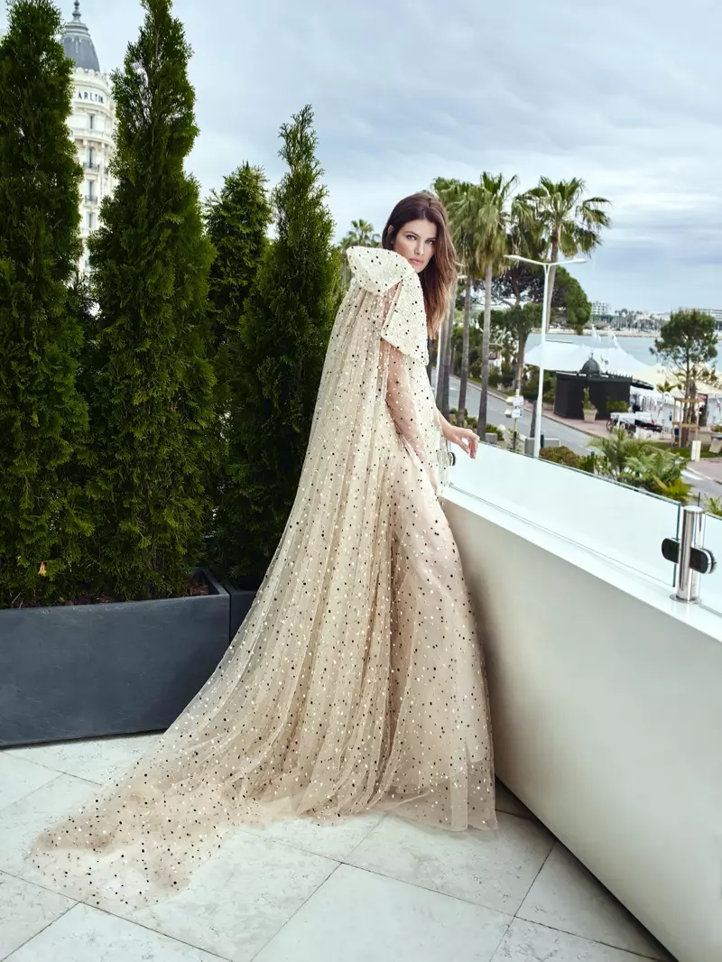 A modelo Isabeli Fontana arrasa na campanha Ali Younes Couture.