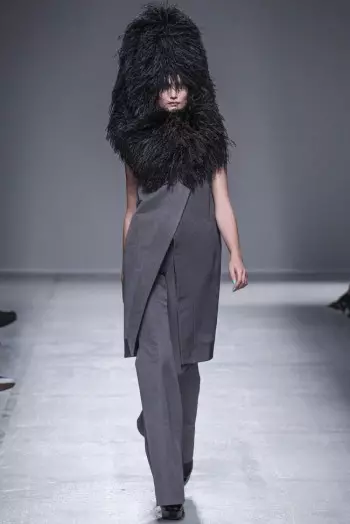 Gareth Pugh mmiri / Summer 2014 | Izu Ejiji Paris