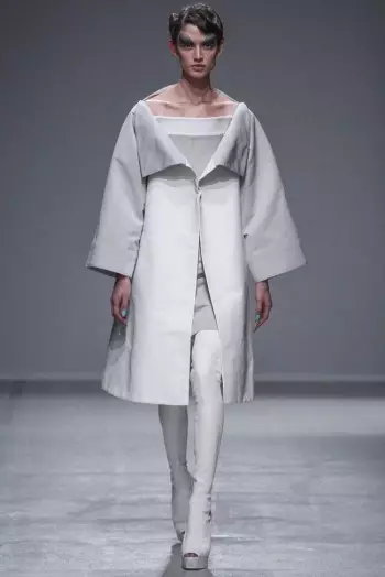 Gareth Pugh Spring/Summer 2014 | Paris Fashion Week