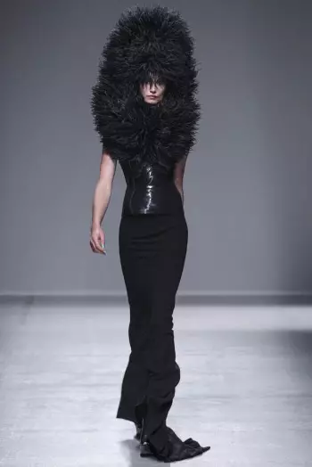 Gareth Pugh Frühjahr/Sommer 2014 | Pariser Modewoche