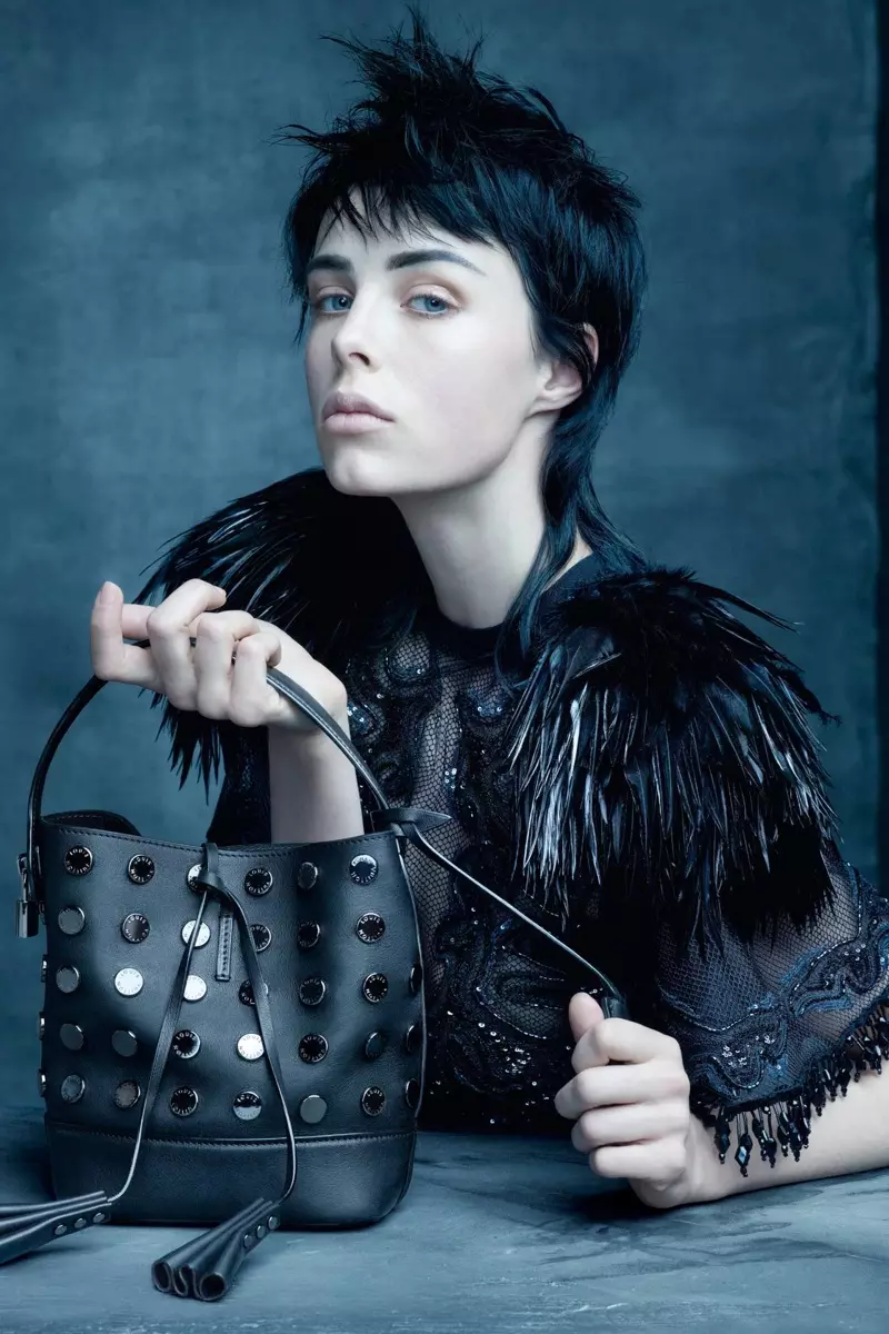 Gweler Gisele Bundchen, Edie Campbell + Mwy ar gyfer Hysbysebion Gwanwyn 2014 Louis Vuitton