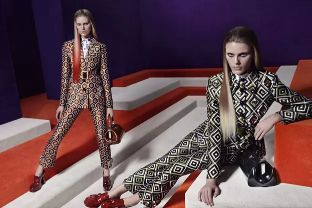 Anne Vyalitsyna, Magdalena Frackowiak, Iselin Steiro a ďalší Vstupujú do labyrintu pre kampaň Prada's Fall 2012 od Stevena Meisela