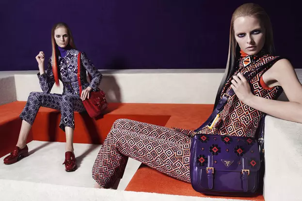 Anne Vyalitsyna, Magdalena Frackowiak, Iselin Steiro a ďalší Vstupujú do labyrintu pre kampaň Prada's Fall 2012 od Stevena Meisela