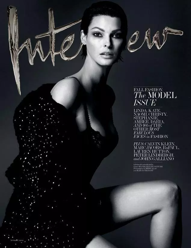Siêu mẫu Kate Moss, Naomi Campbell và nhiều người khác phỏng vấn trang bìa tháng 9 năm 2013