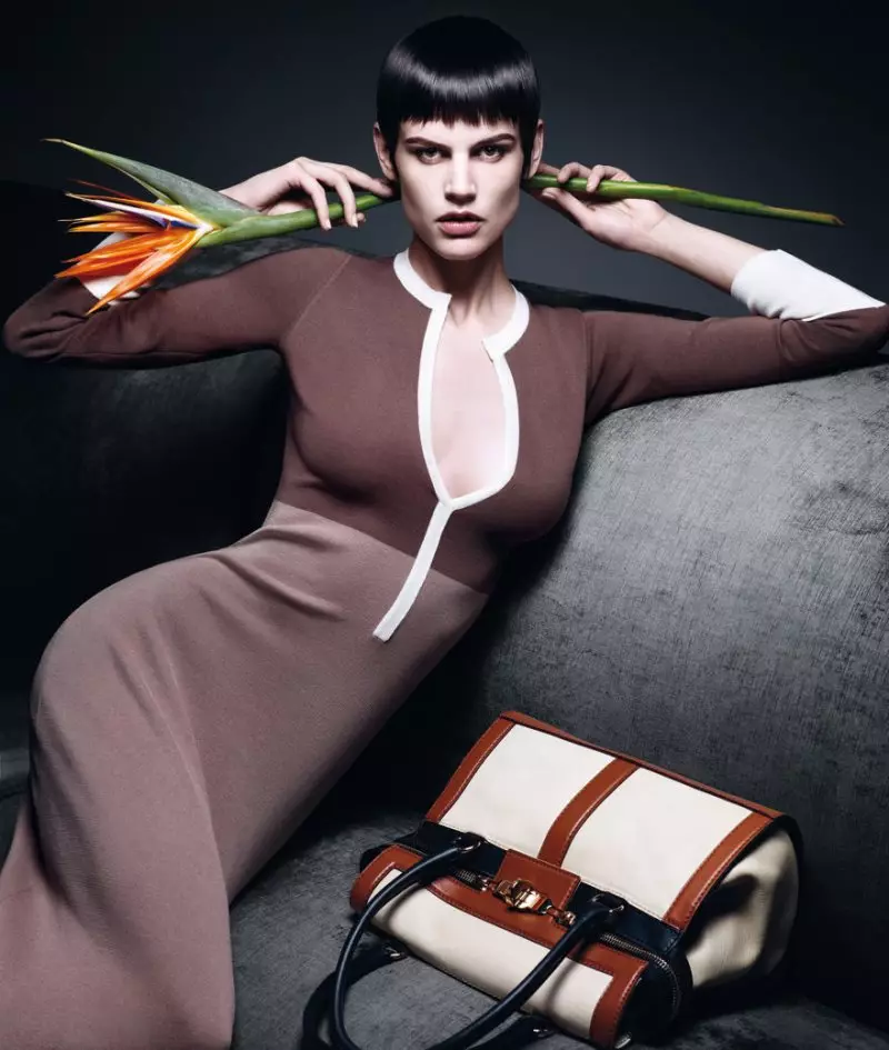 I-Saskia de Brauw yomkhankaso we-Max Mara Spring 2012 ka-Mario Sorrenti