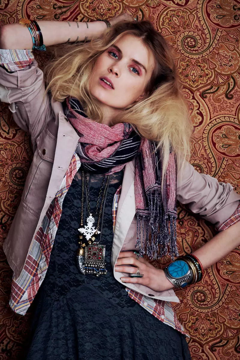 Elsa Sylvan has Wanderlust for Free People's Lookbook لشهر ديسمبر