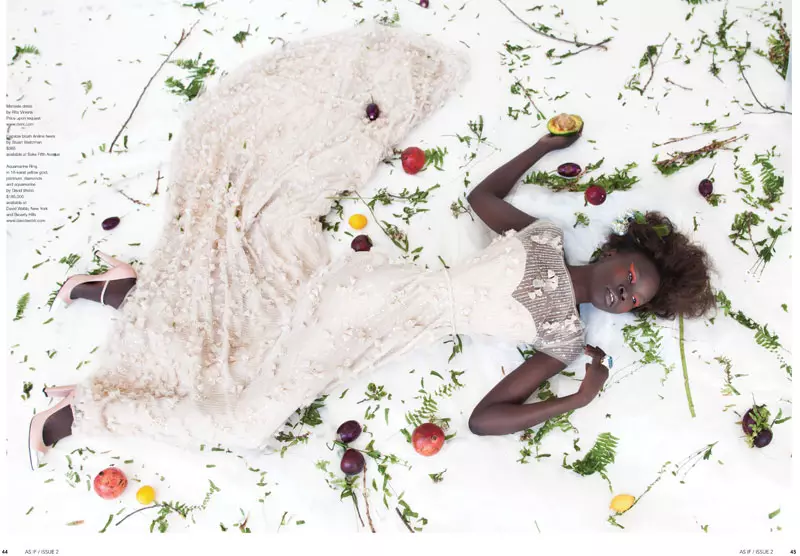 Alek Wek is romantisch in flora voor As If Magazine