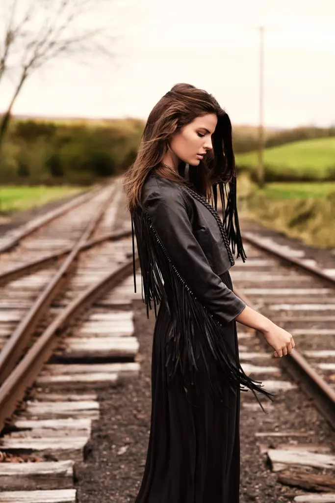 De Cameron Russell ass 'Western Chic' fir H&M Shoot vum David Roemer