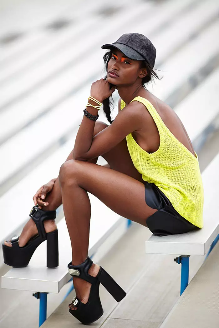 Melodie Monrose o le Sporty Chic mo Nasty Gal's April Lookbook