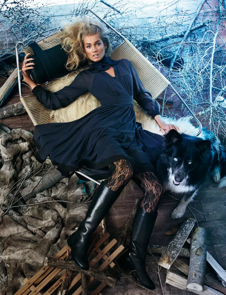 Toni Garrn & Querelle Jansen Nagpakita og Purong Kaanindot alang sa Max Mara Studio's Fall 2012 Campaign