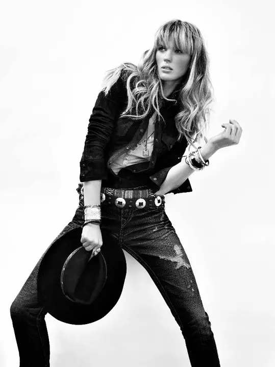 Anne Vyalitsyna cho Chiến dịch Tôn giáo đích thực Mùa thu 2011 của Nino Muñoz