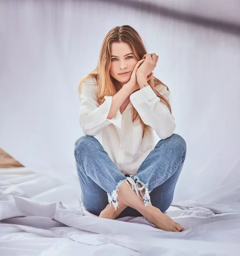 Behati Prinsloo đóng vai chính trong chiến dịch 7 For All Mankind xuân hè 2019