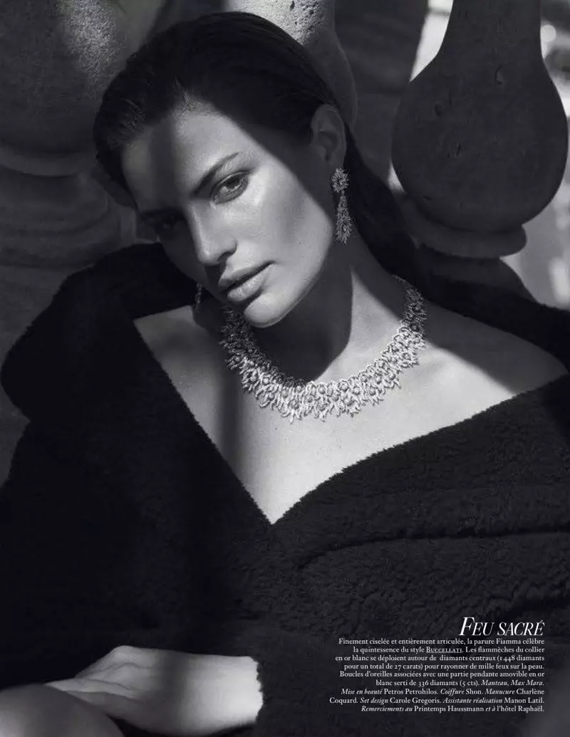 Cameron Russell tixgħel f’Ħaġar prezzjuż għal Vogue Paris