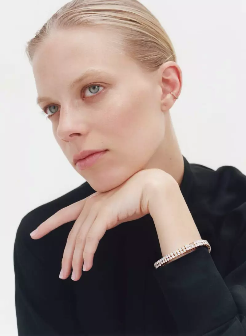 Lexi Boling trägt eleganten Schmuck für PORTER Edit