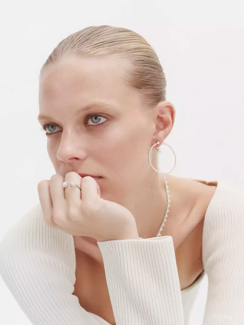 Lexi Boling Pakai Perhiasan Elegan untuk PORTER Edit