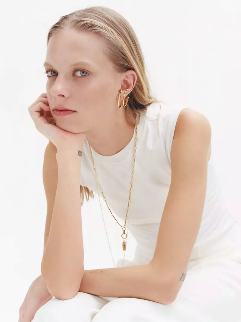 Lexi Boling Wears Trang sức thanh lịch cho PORTER Chỉnh sửa