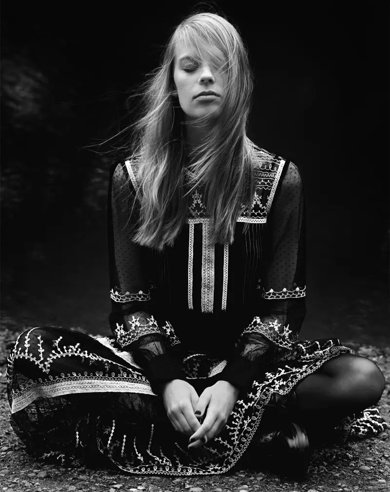 Lexi Boling pose dans des tenues noires de la sélection automne-hiver 2019 de Zara