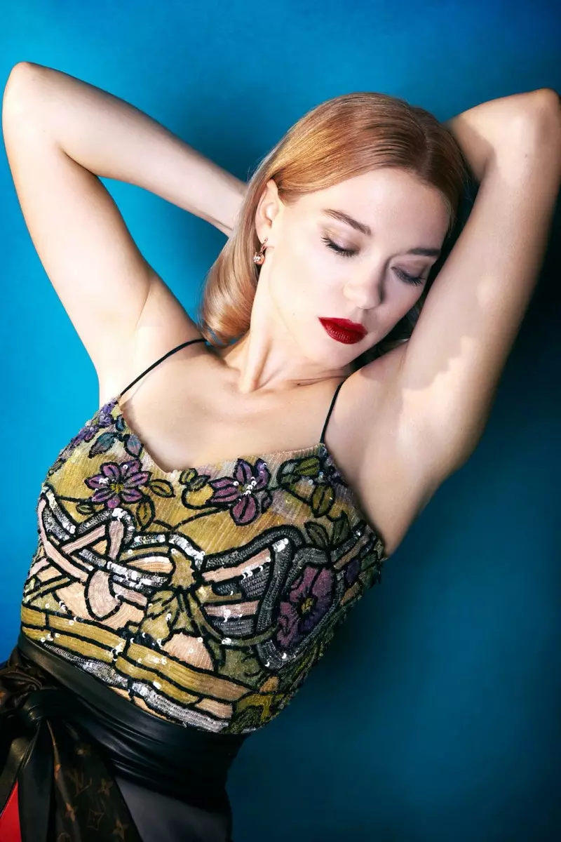 Леа Сејду носи изглед со светки од Луј Витон