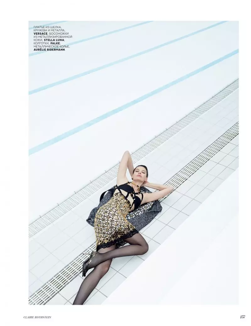 Amanda Murphy โพสท่าในสไตล์ที่เหมาะกับ Vogue Russia