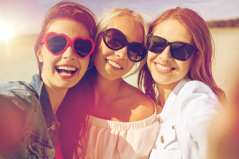 Smiling Group Friends Stylish Sunglasses Sunny Selfie