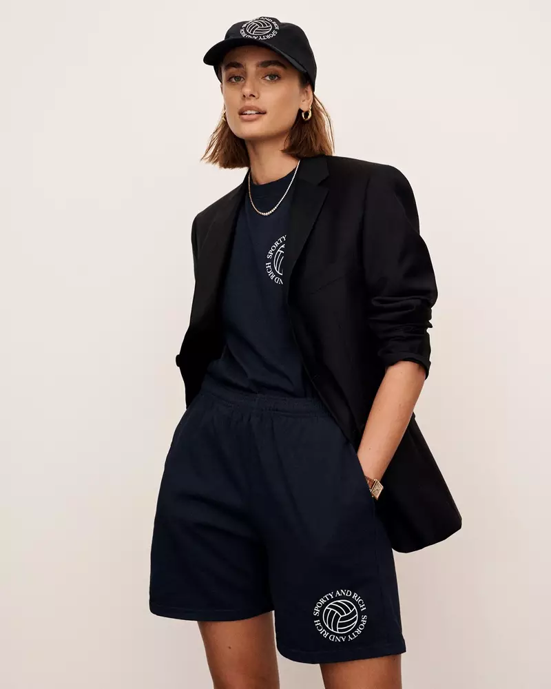 Taylor Hill anomiririra Sporty & Rich zhizha 2021 mushandirapamwe.