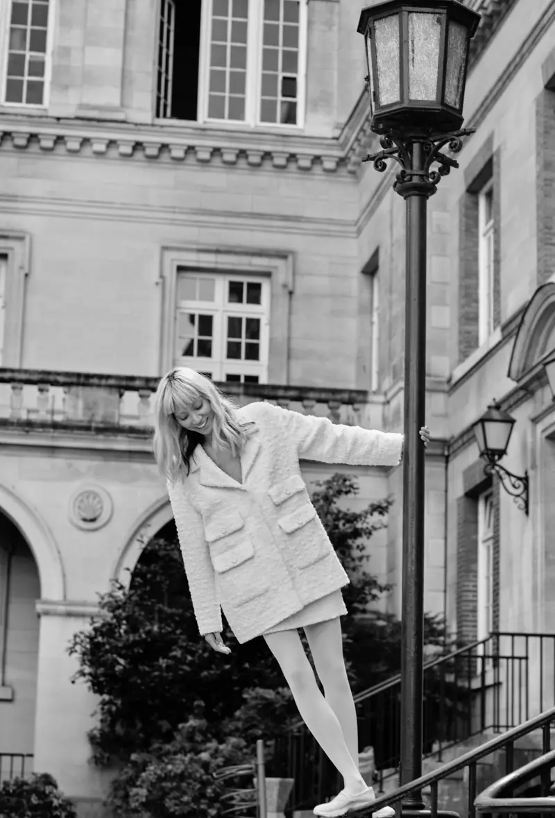 Το Soo Joo Park Models Chanel για το Harper's Bazaar Ρωσία