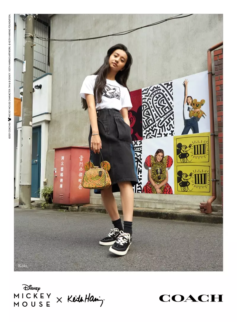 Koki는 Coach Mickey Mouse x Keith Haring 캠페인을 시작합니다.