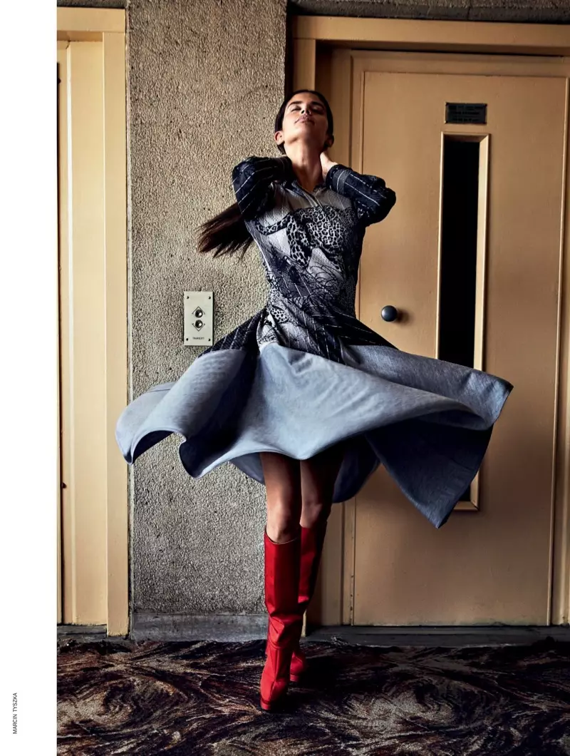 Nagpose si Sara Sampaio sa Pre-Fall Fashion para kay Marie Claire Italy