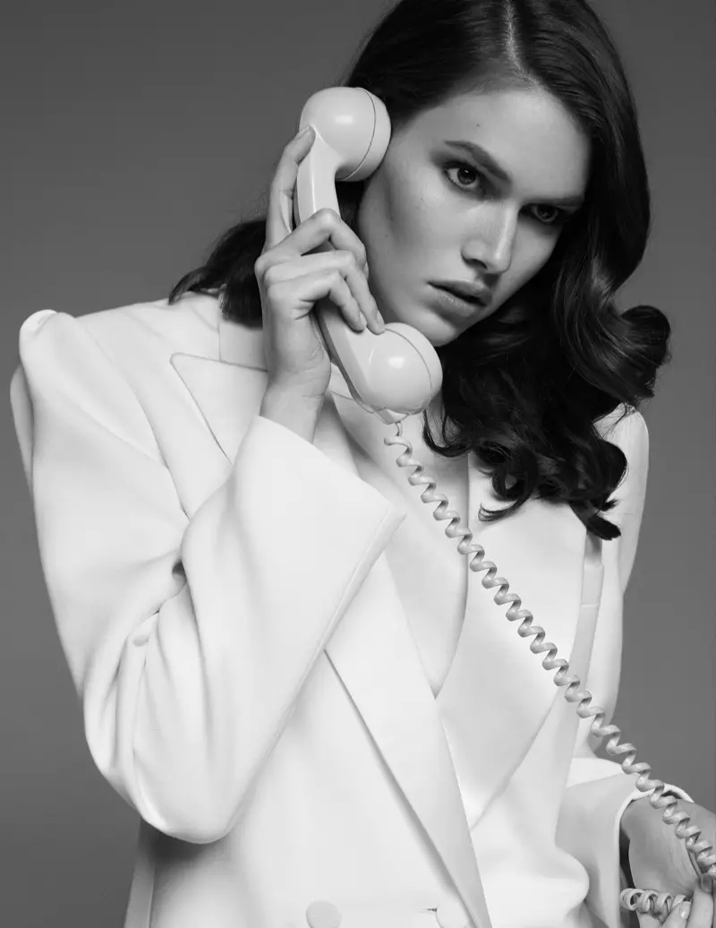 Vanessa Moody Models Office-Waxay u diyaarsan tahay ELLE Italy