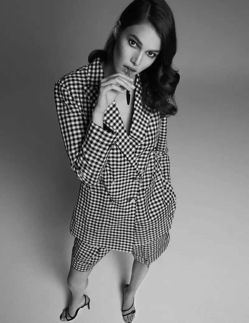 Vanessa Moody Models Office-Waxay u diyaarsan tahay ELLE Italy